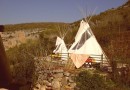 twin_tipi_day